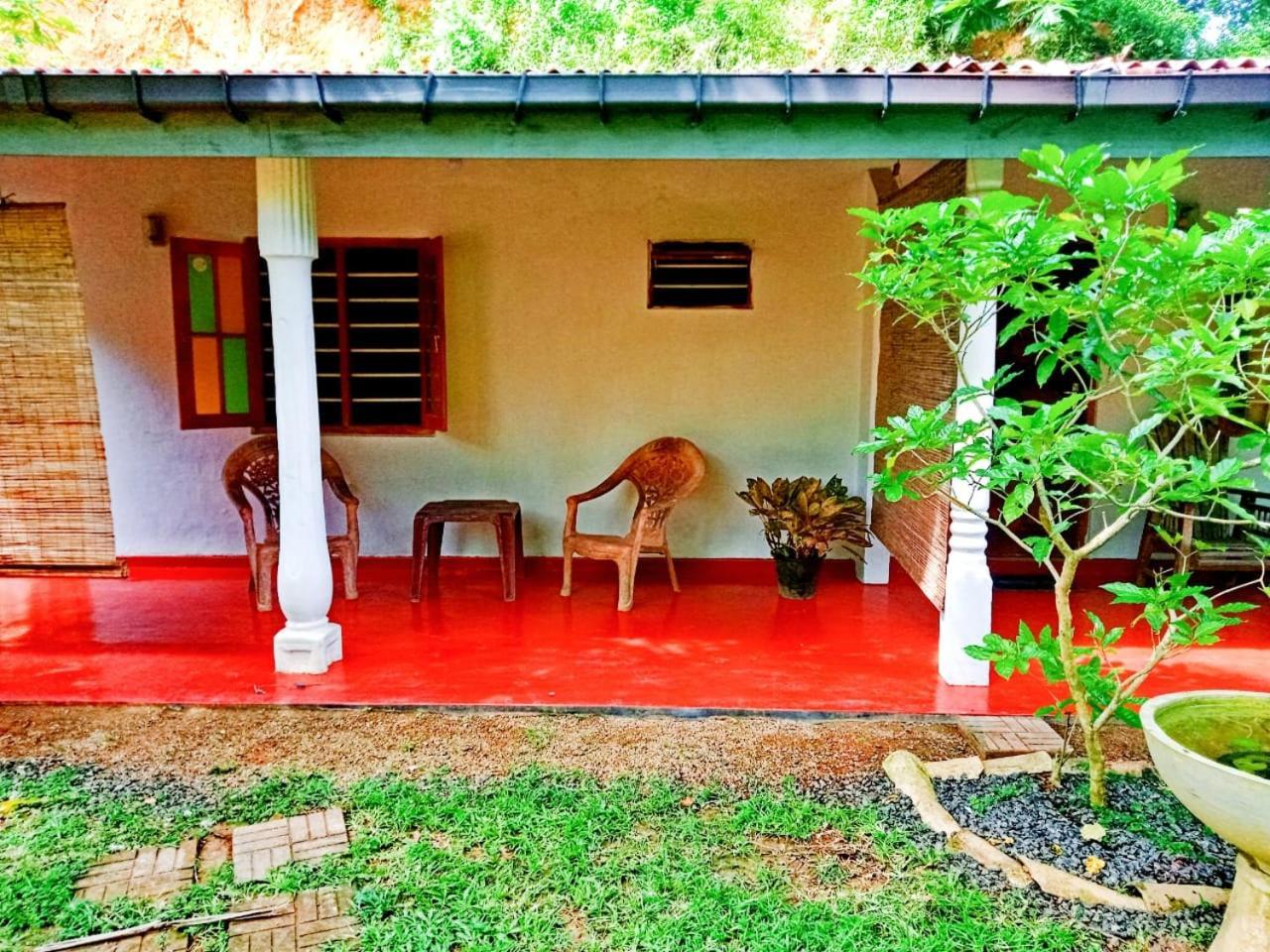 Arachchi Guest House Mirissa Extérieur photo