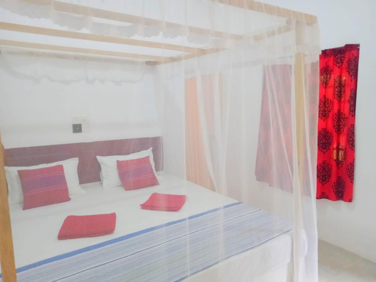 Arachchi Guest House Mirissa Extérieur photo